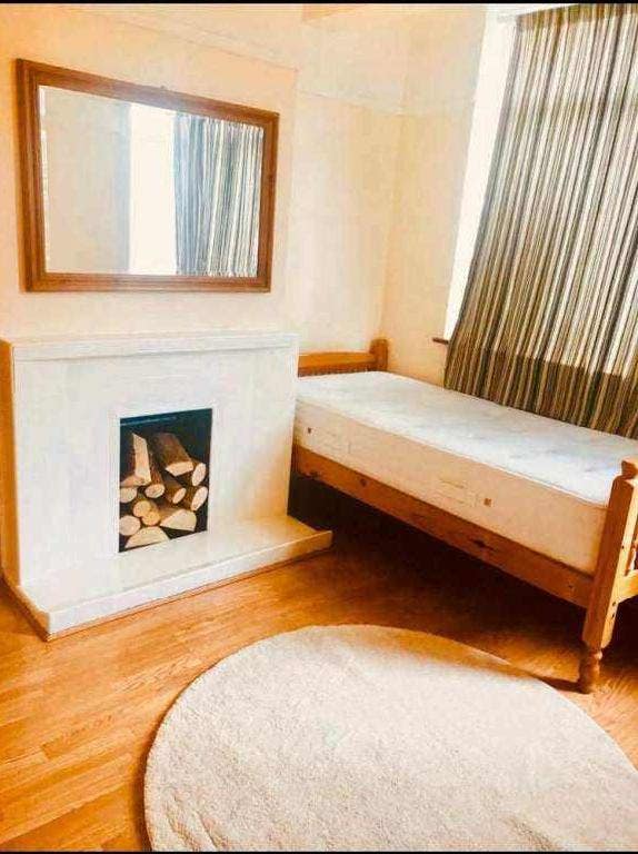 Bright, Fully Furnished Double Room in OX2 Main Photo