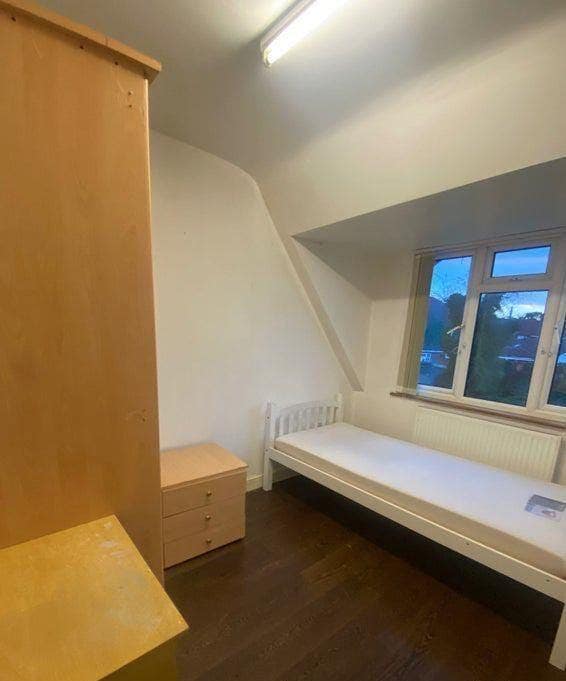 Double Room to Let –  Hounslow, TW4 - £650 Main Photo