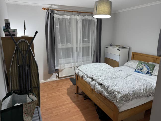 Room for rent with parking Main Photo