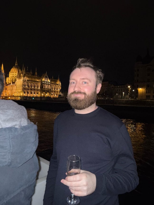 Looking for flat/buddy up Main Photo