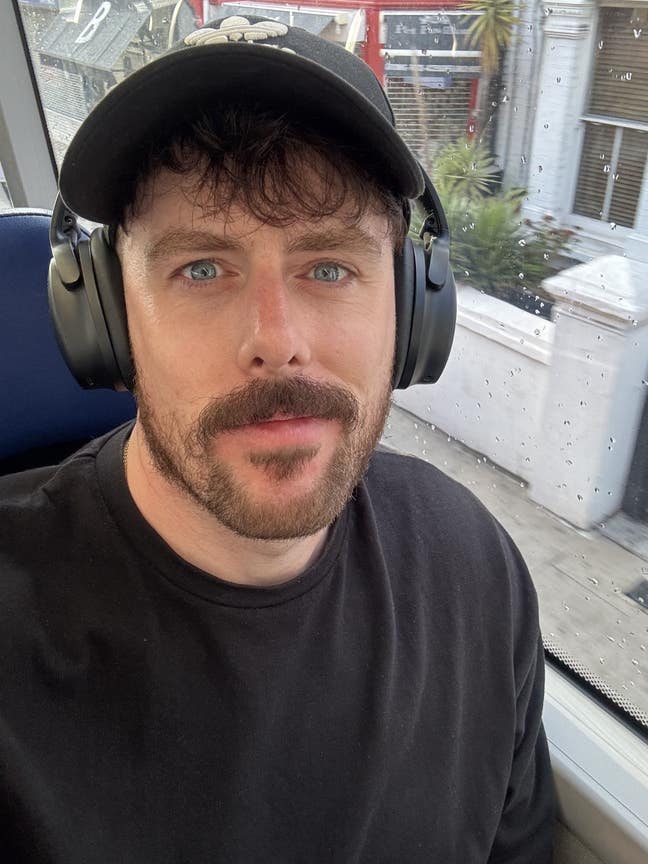 Friendly Tidy Irish 🇮🇪 Main Photo