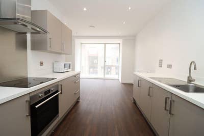 Spacious 3-Bedroom House with River View Take-Over Main Photo