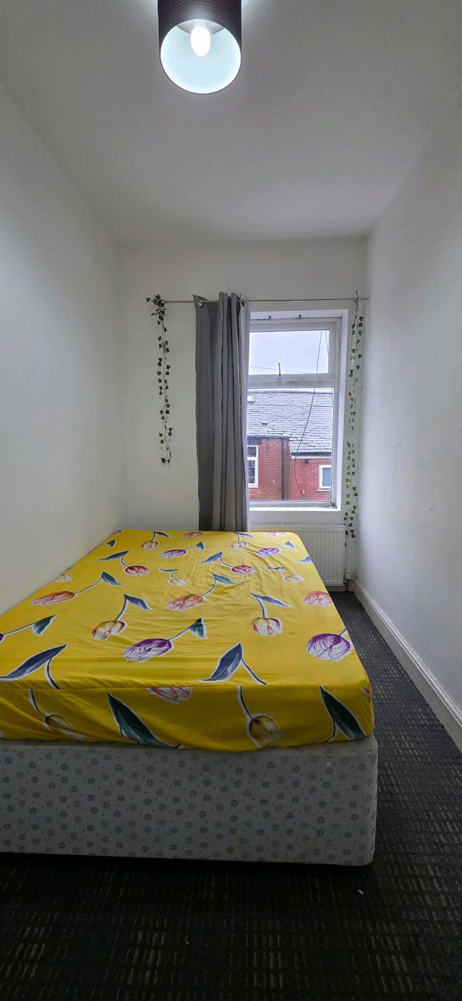 Spacious 3-Bedroom House with Convenient Location Main Photo