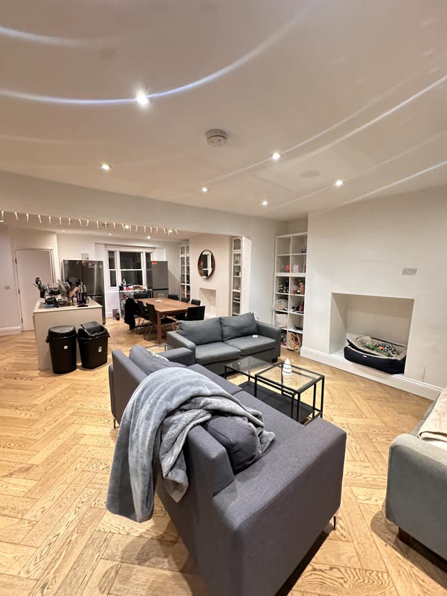 Zone 2 Ensuite Sublet Available Asap Main Photo