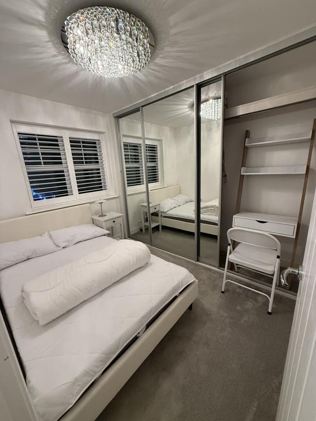 Cosy Double Bedroom  Main Photo