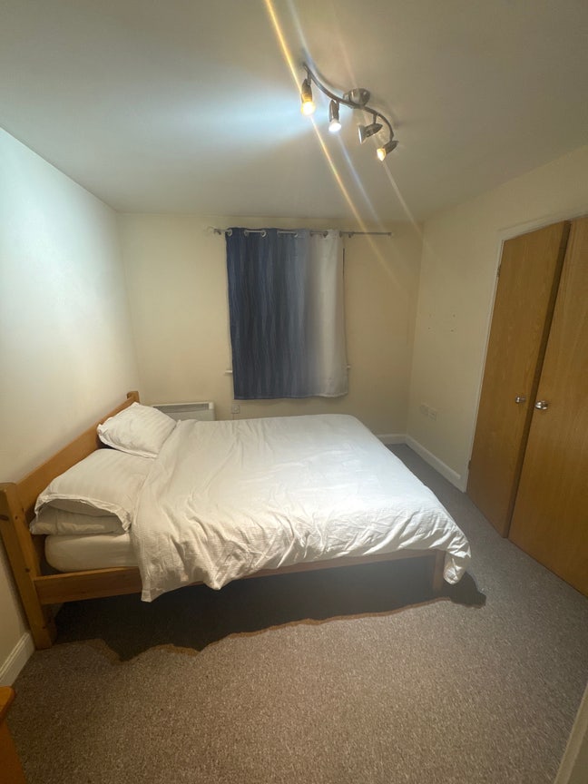 Big size double room with a king size bed  Main Photo