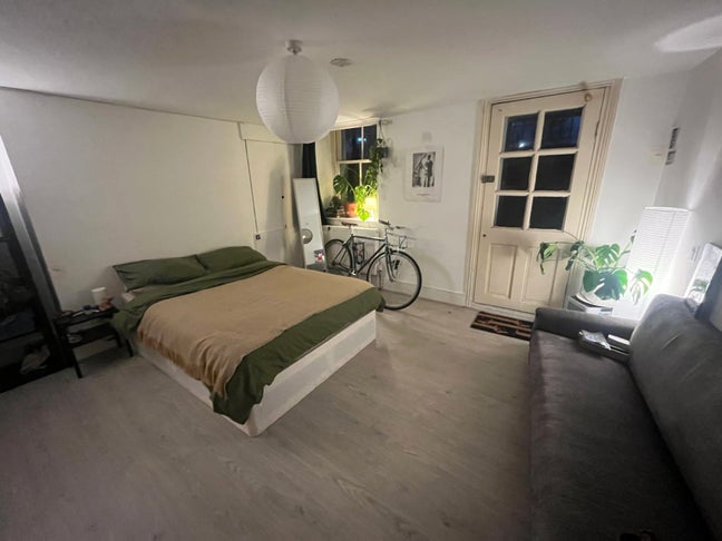 Double room to rent  Main Photo