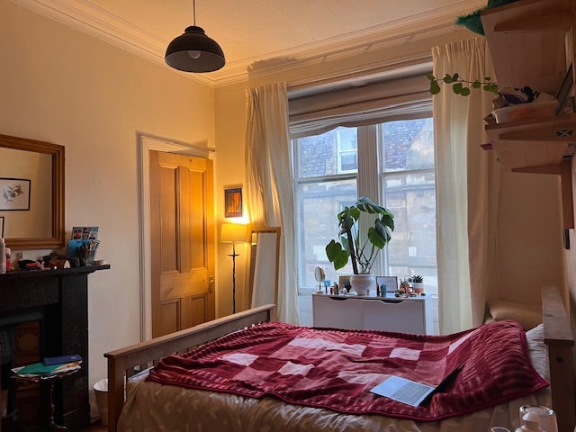 Double room with en-suite. 2-bed flat. Bruntsfield Main Photo