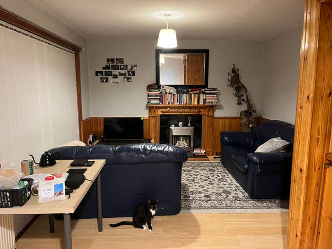 Modern furnished double room in quiet Livingston Main Photo