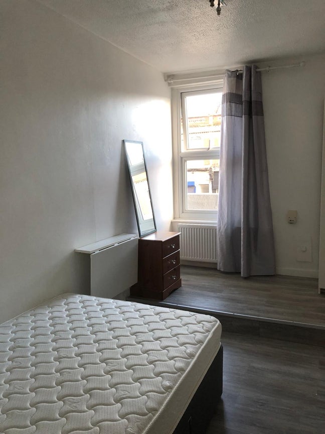 Room in bs7 area Main Photo