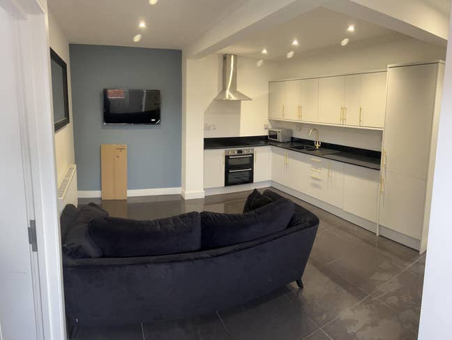 Brand new House share with ensuite Main Photo