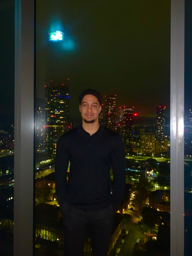 Looking to buddy up for an apartment Main Photo