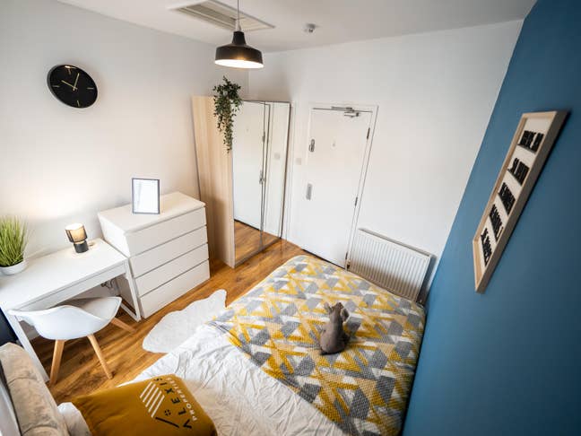 Luxury Double Room | 2 mins walk to seaside Main Photo