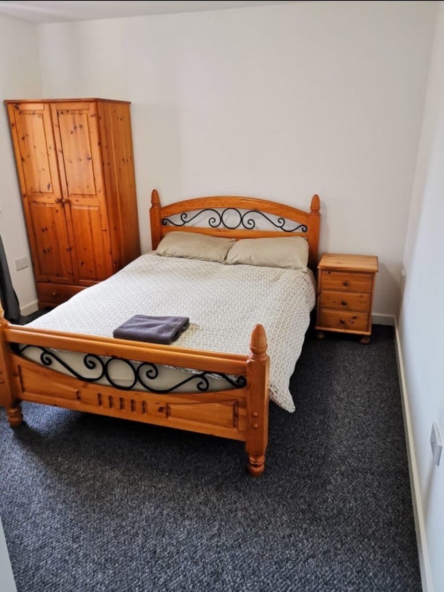 Double En-suite Room To Let  Main Photo