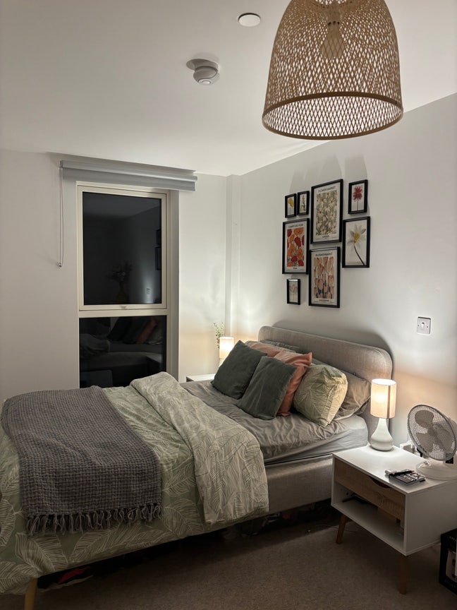 Clippers Quay - gorgeous double bedroom to rent  Main Photo