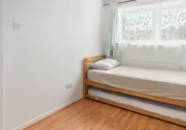 Single room for female studen working professional Main Photo