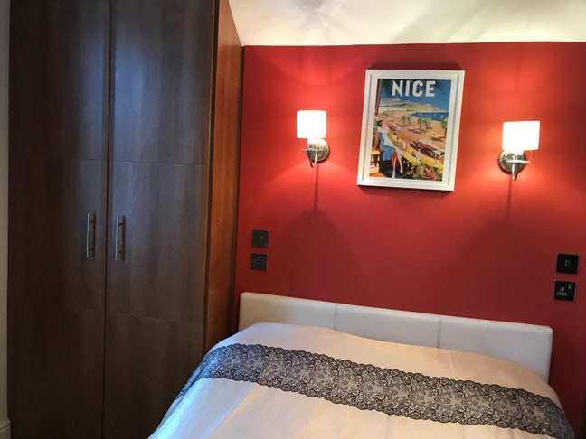 Professional House Share  Main Photo