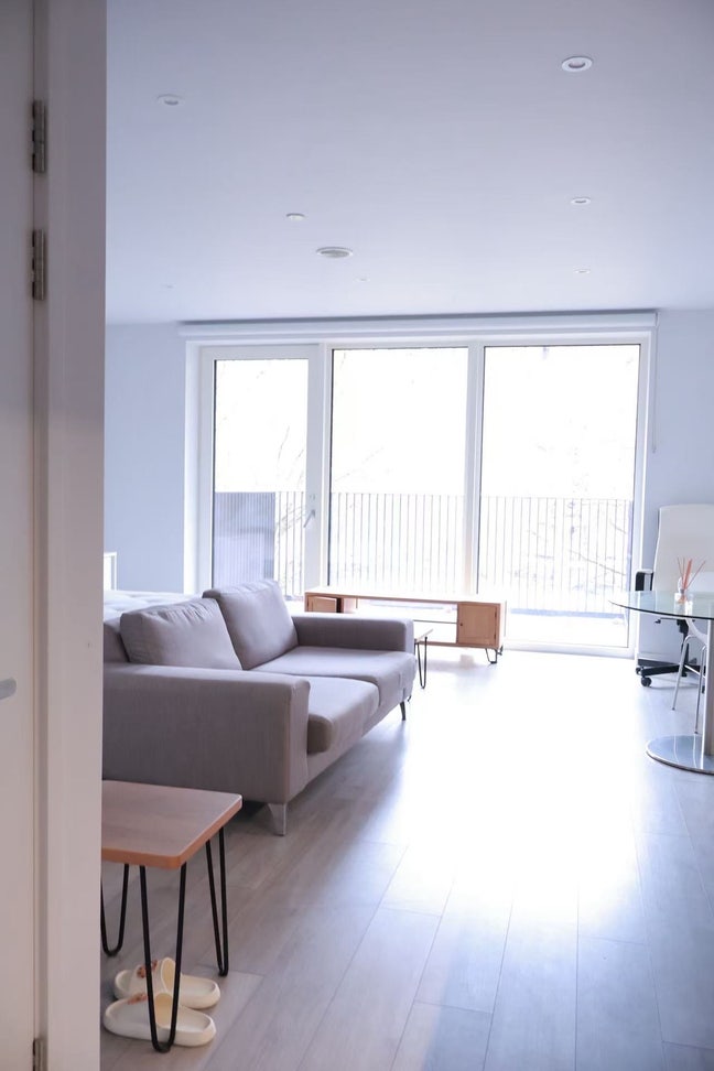 Furnished Studio in Elephant Park Main Photo