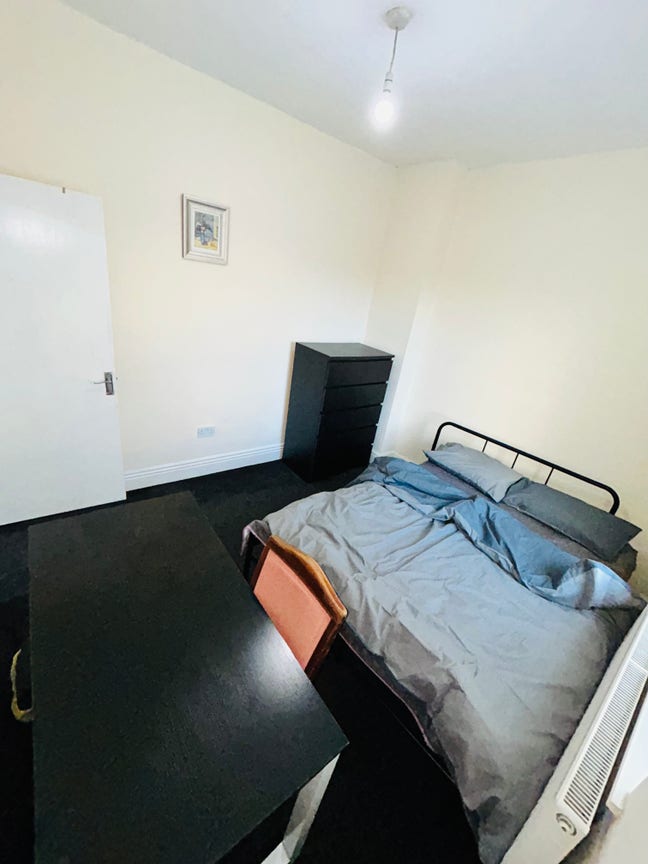 Beautiful Double Room Near Rotherham Interchange Main Photo