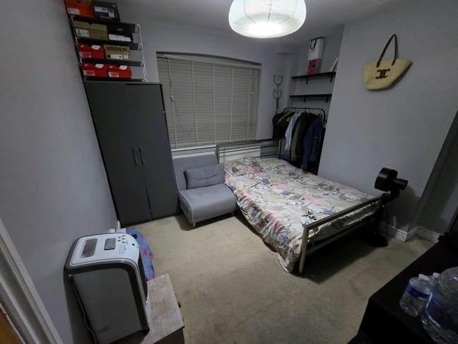 Looking for a Flatmate. Main Photo