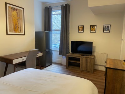 Cosy Double Room, shared house in Clapham Main Photo