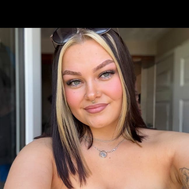 Professional Female seeks a double room Main Photo