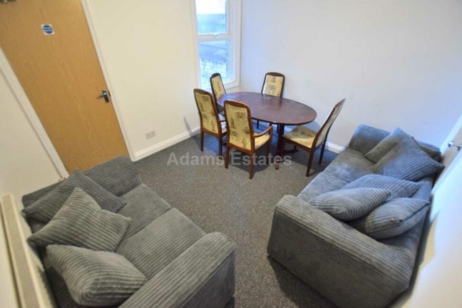 Room on Brighton Road Main Photo