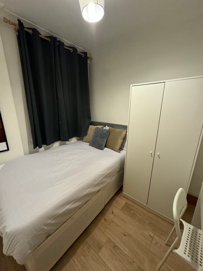 1 Single Room Available Near Bolton Hospital Main Photo