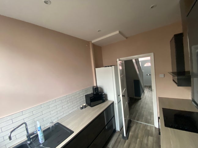 3 Bed house seeks tenants  Main Photo