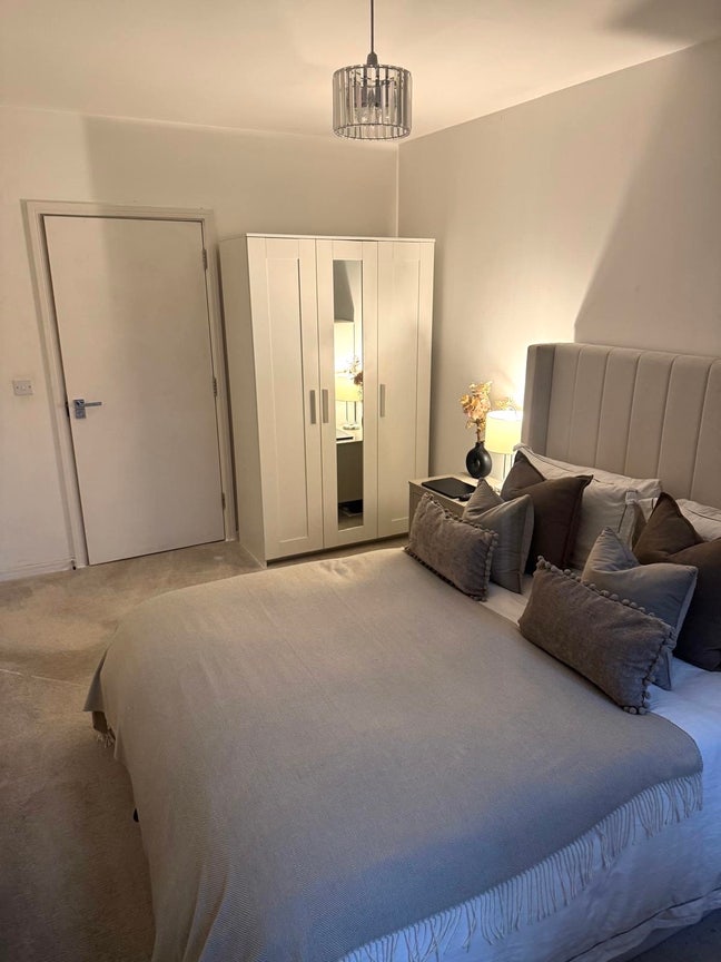 Double Room available - Acton  Main Photo