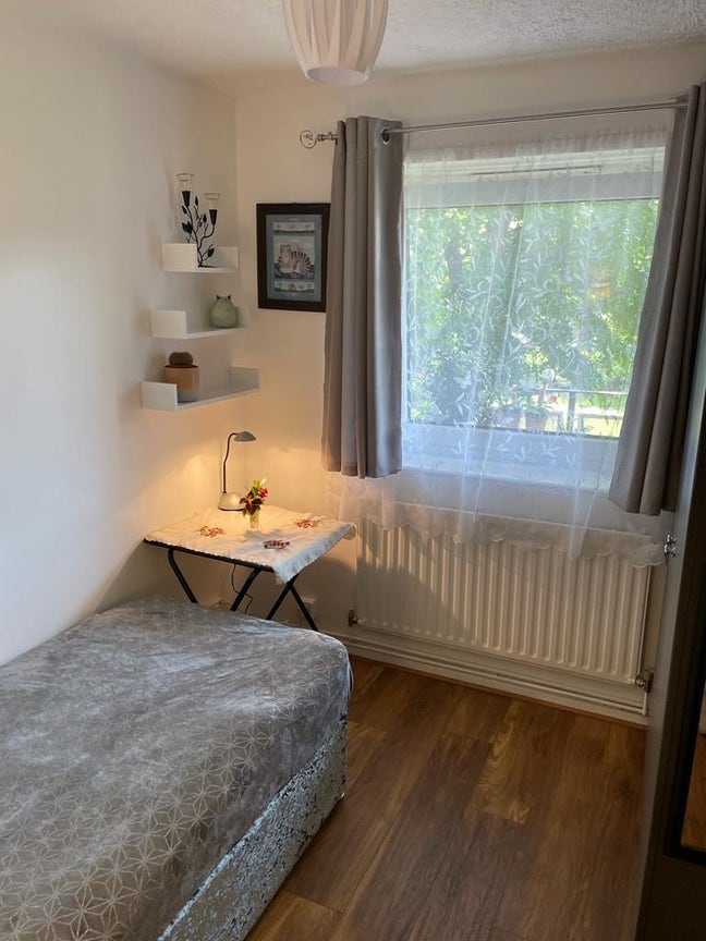 Single Room Main Photo