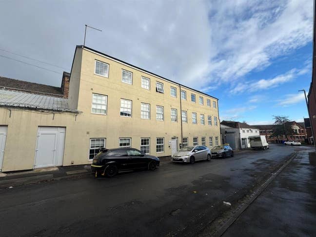 Studio apartment  Main Photo