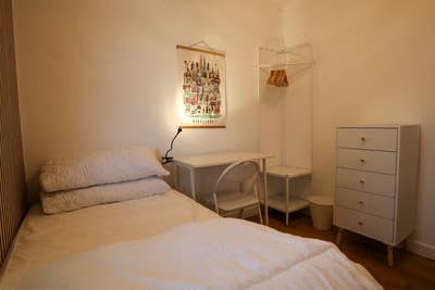 Single Room in Seafront Apartment Main Photo