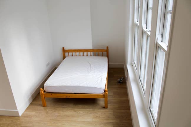 Immaculate Modern Room in a Gorgeous Flat Main Photo