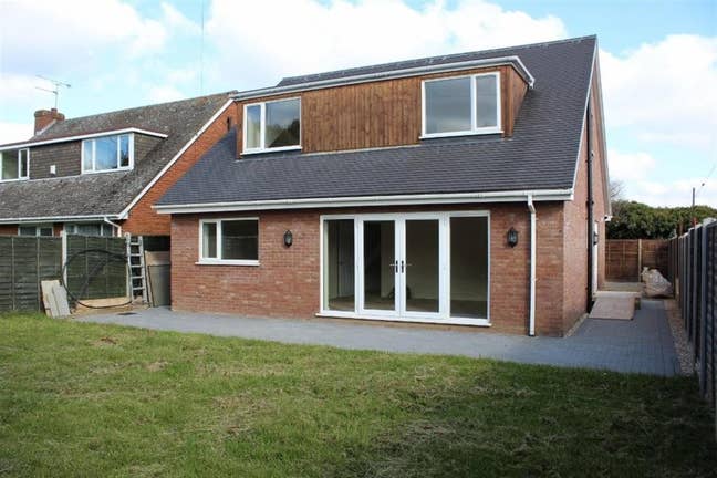 Urgent -- Room Available 25 Mins from Uea Main Photo