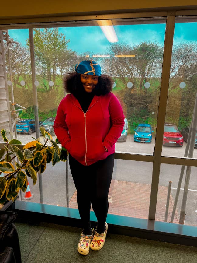 I am a professional female aged 34. I am look... Main Photo