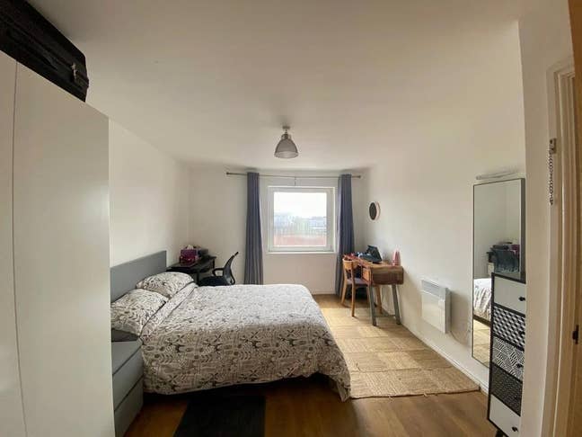 Extra large master bedroom with ensuite bathroom Main Photo