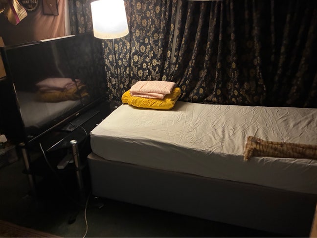  Available now room for ladies in  Forest Gate E7  Main Photo