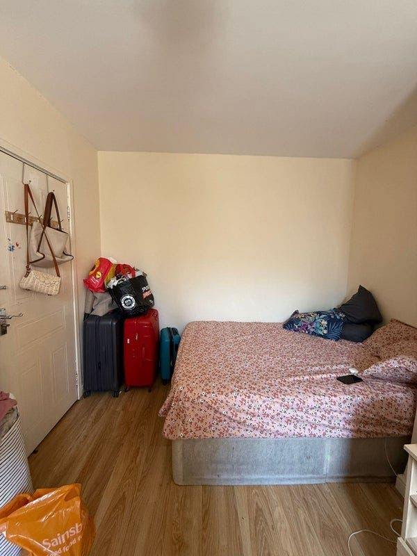 All-Inclusive Room in Burley LS4 Main Photo