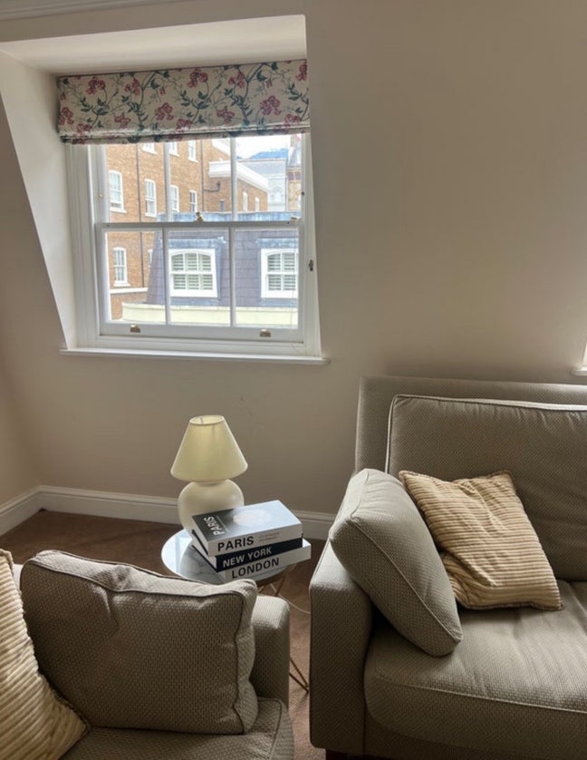 Quaint 2 Bedroom Mews Apartment South Kensington Main Photo