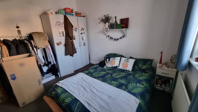 Nice first floor room Main Photo