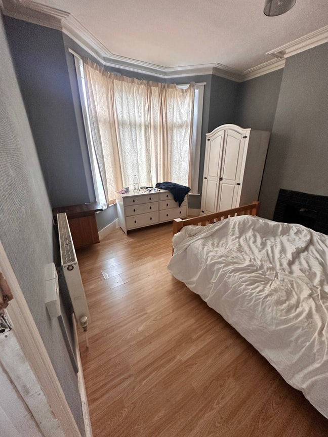 Spacious Furnished Rooms  Main Photo