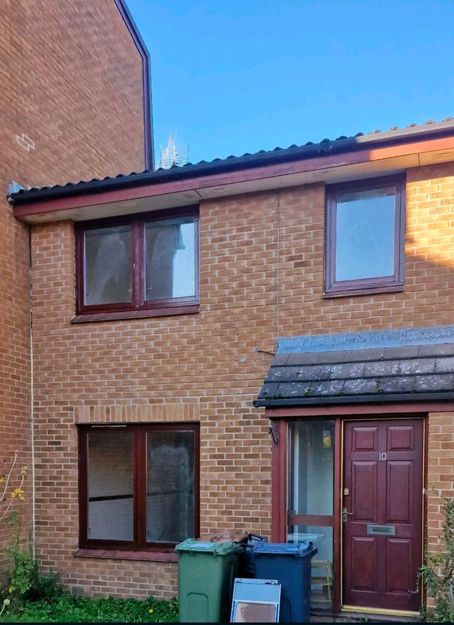 Single room available part of shared 3 bedroom Main Photo