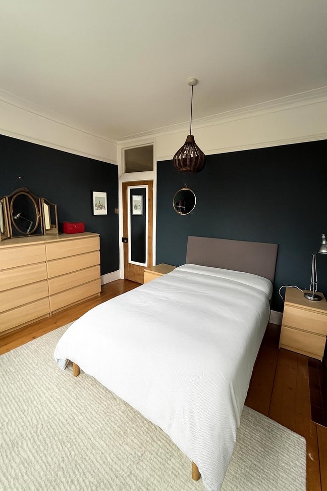 Double bedroom with separate living room/study inc Main Photo