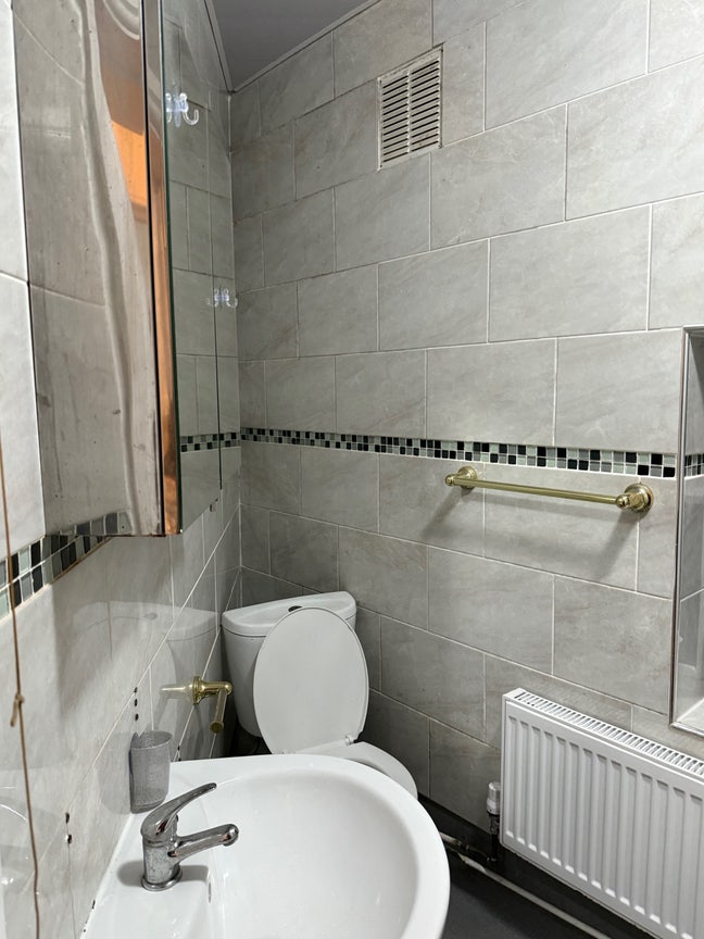 3BHK flat available  Main Photo