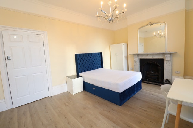 New beautiful refurbished rooms in Bow Road E3 Main Photo