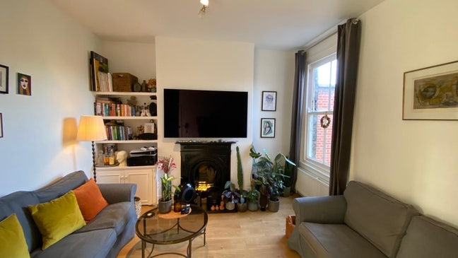 £1100+£200 All Bills Included! Charming Location! Main Photo