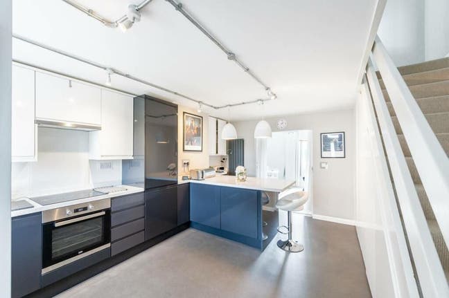 Room in a Shared Flat, Ravensworth Court, SW6 Main Photo