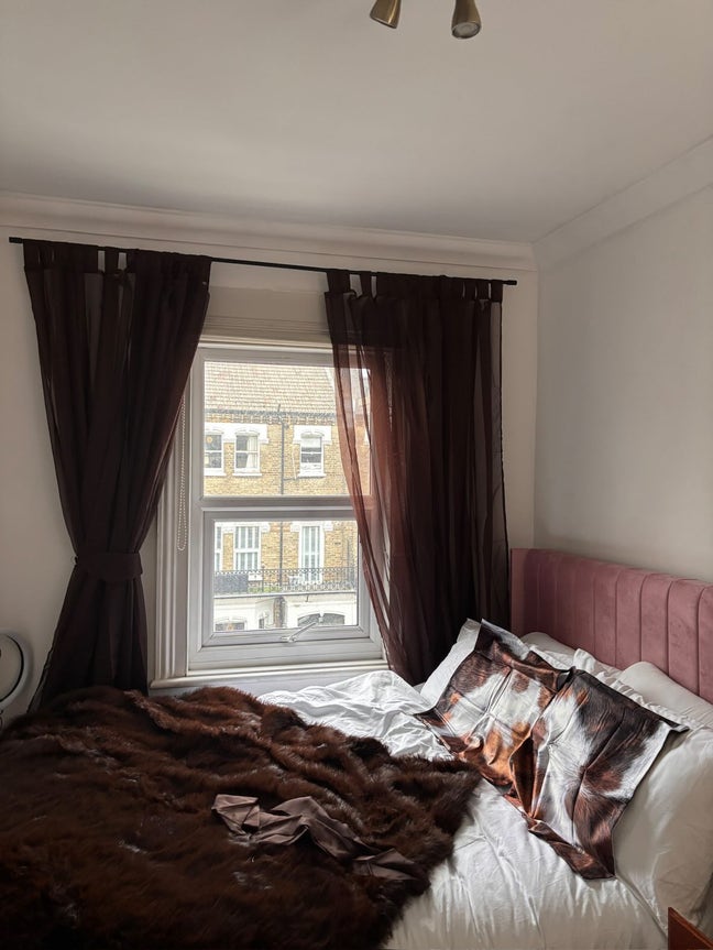 Room in gorgeous house in West Kensington  Main Photo