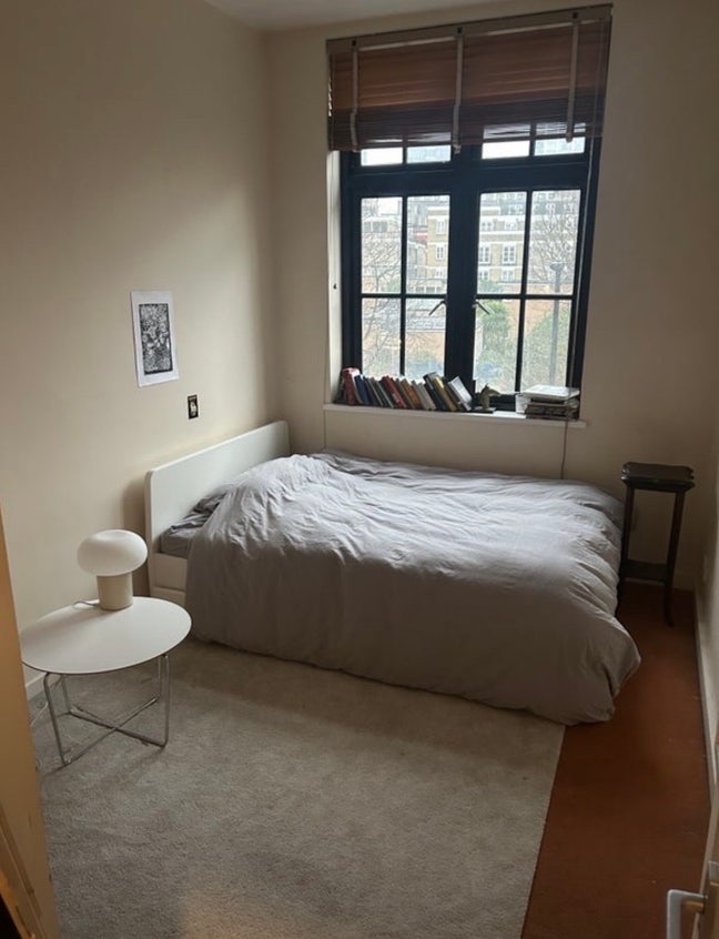 Double room in Aldgate Flat  Main Photo